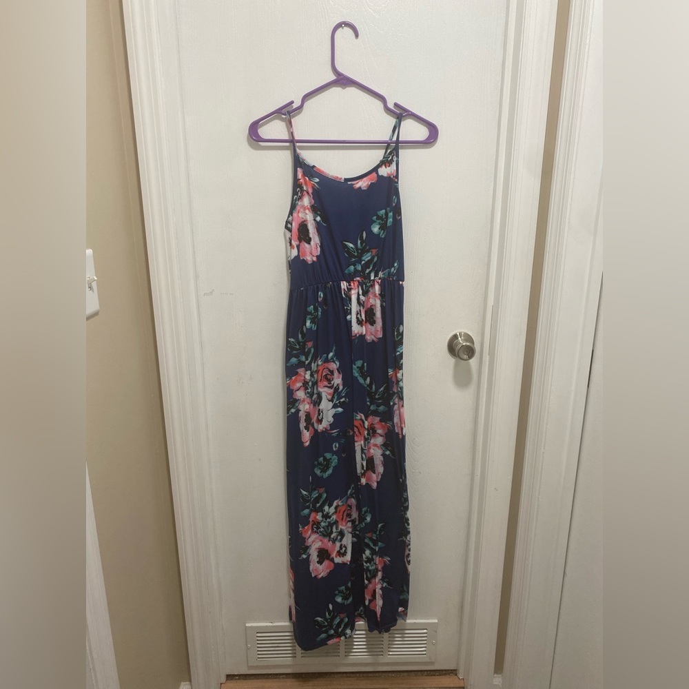 Size medium spaghetti strap maxi dress